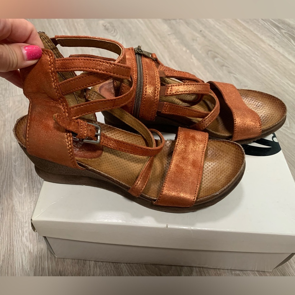 Miz Mooz Shay Orange Leather Wedges size US8 EU39